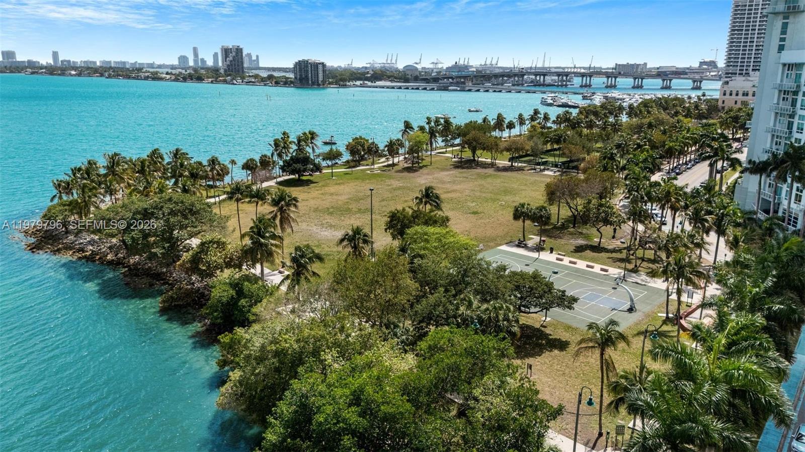 PARAMOUNT BAY CONDO - Residential