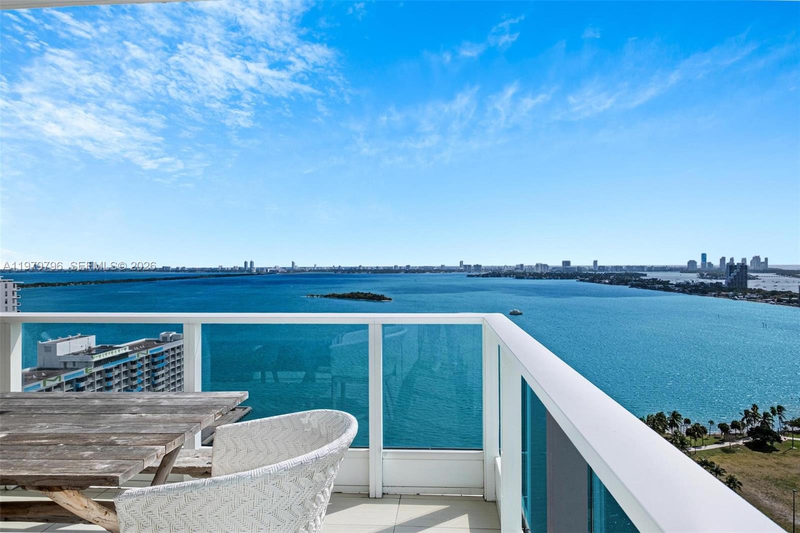 PARAMOUNT BAY CONDO - Residential