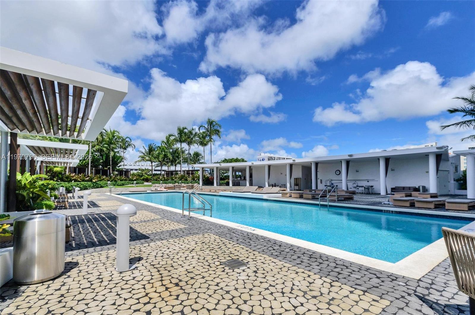 PARAMOUNT BAY CONDO - Residential