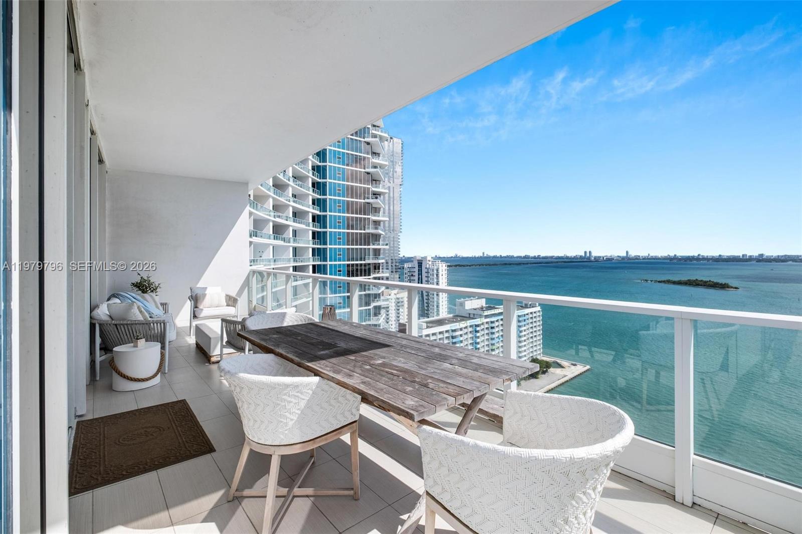 PARAMOUNT BAY CONDO - Residential