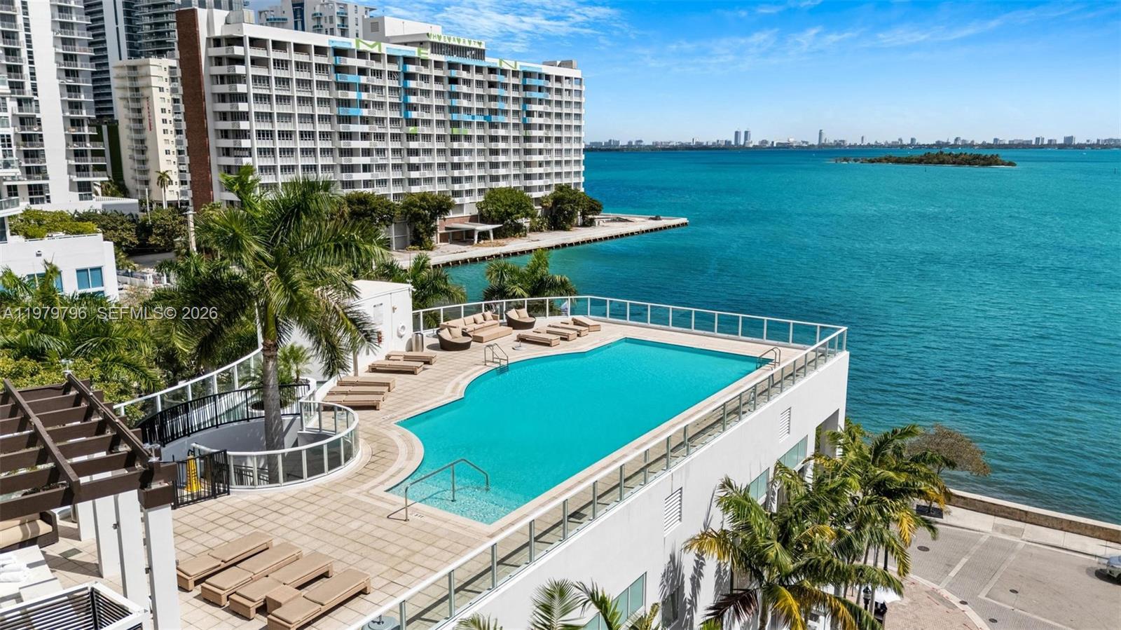 PARAMOUNT BAY CONDO - Residential