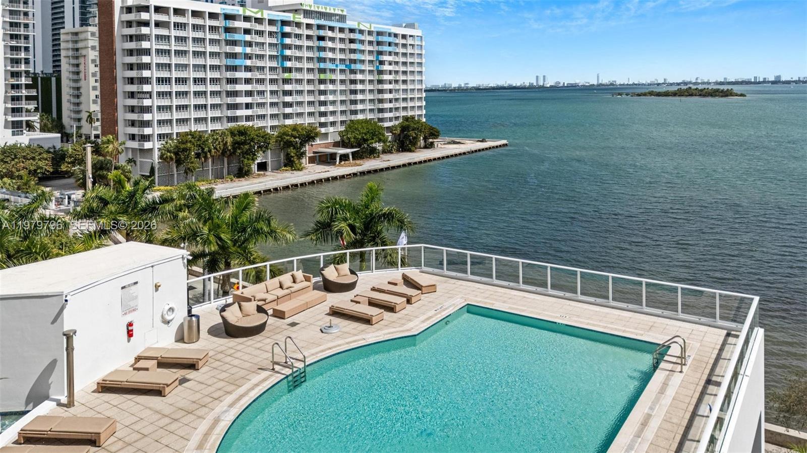 PARAMOUNT BAY CONDO - Residential