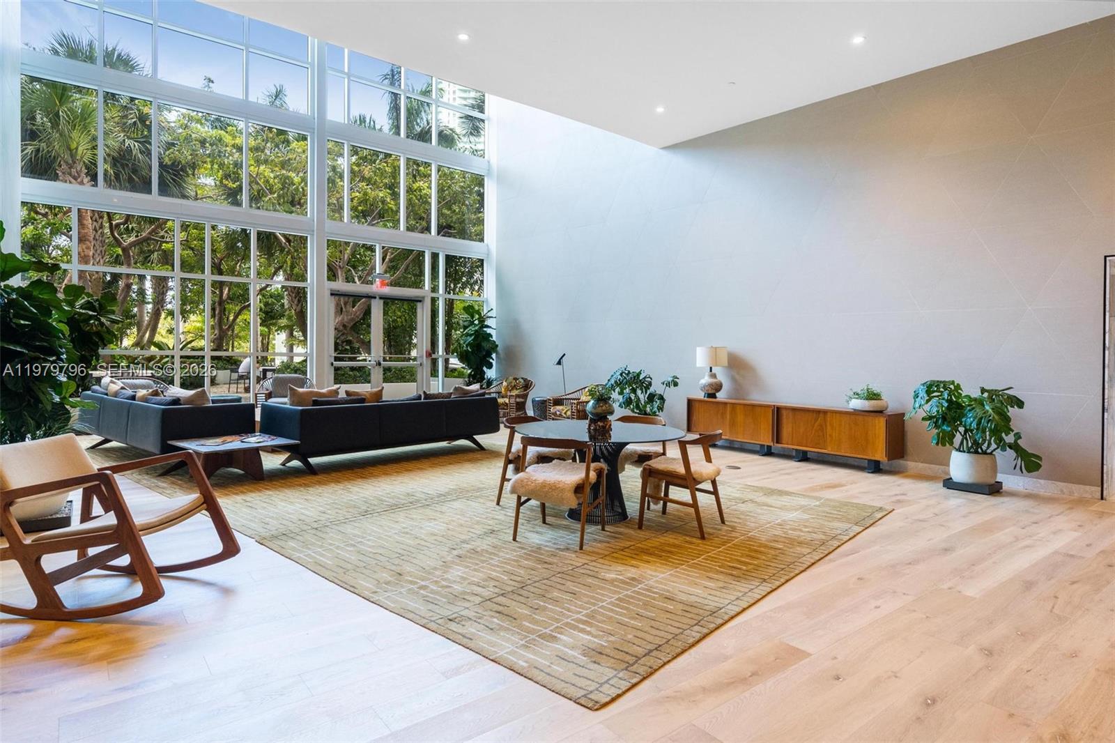 PARAMOUNT BAY CONDO - Residential