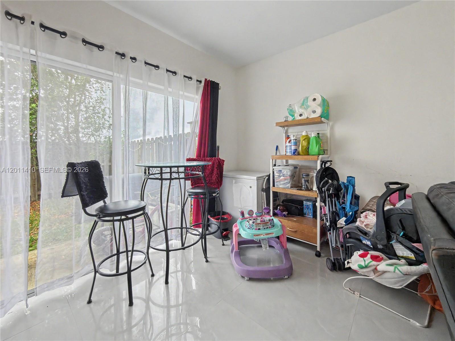 FOREST PARK VILLAS - Residential