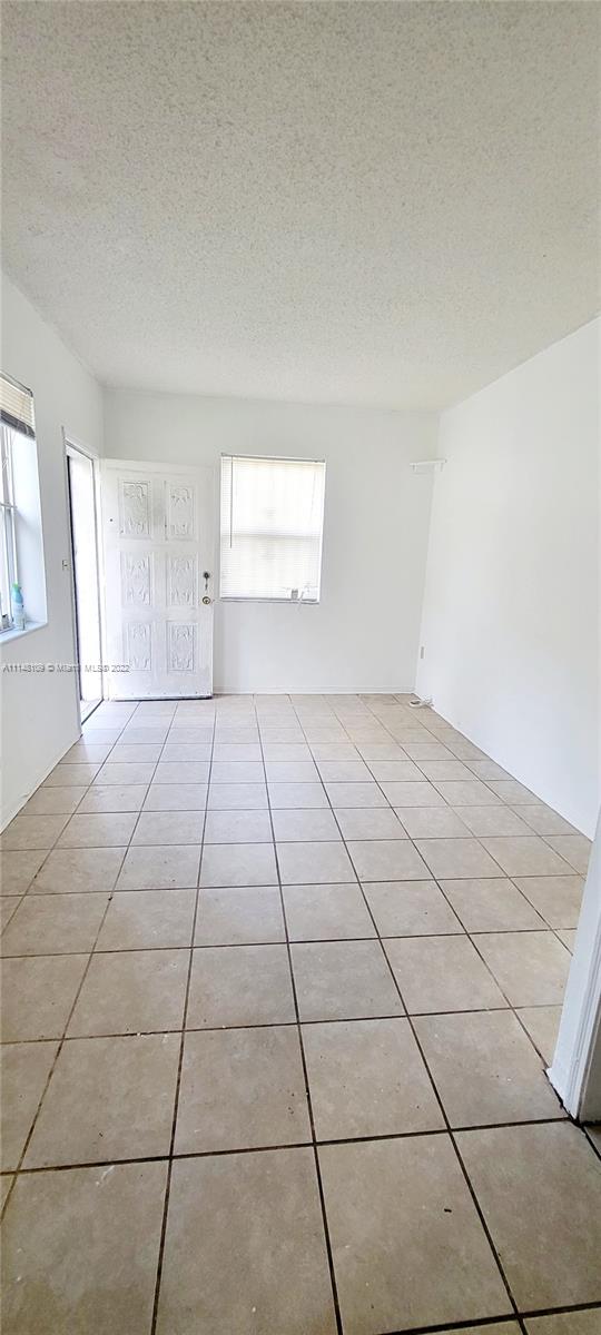 NO MIAMI EST SEC 3 - Residential Lease