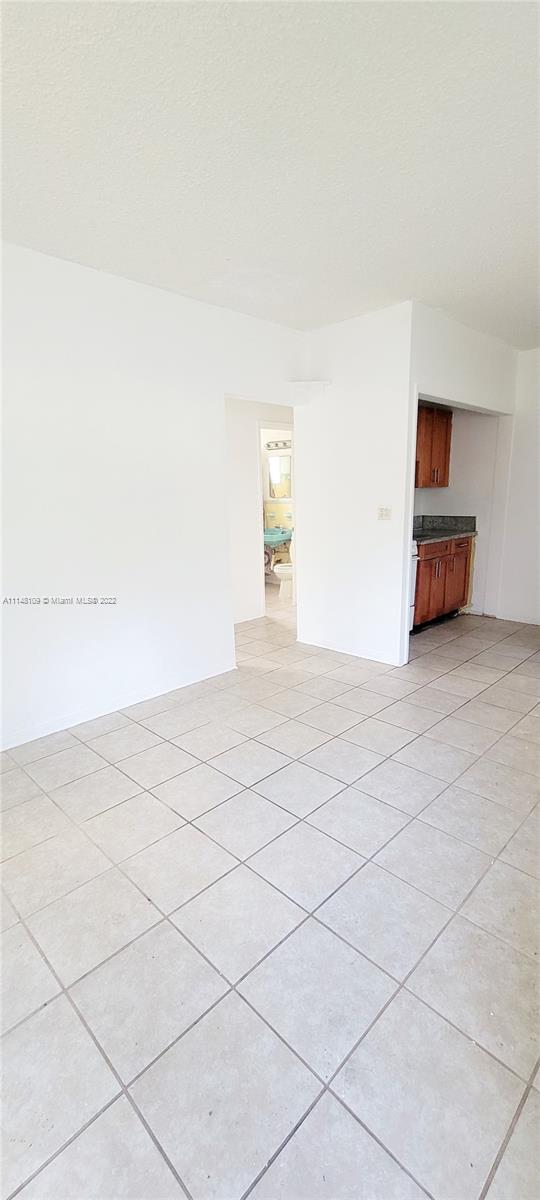 NO MIAMI EST SEC 3 - Residential Lease