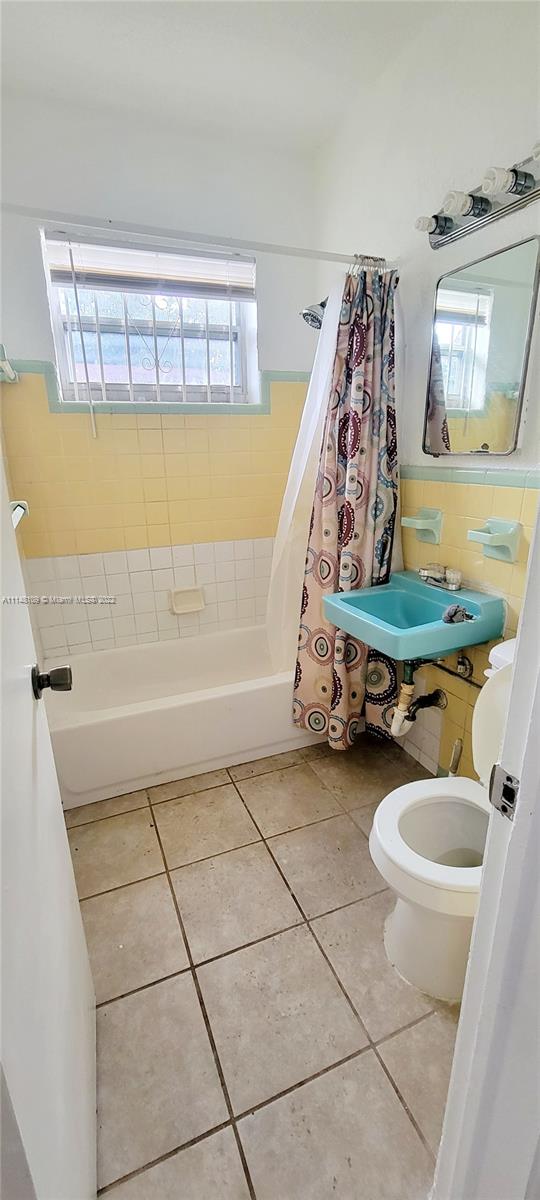 NO MIAMI EST SEC 3 - Residential Lease