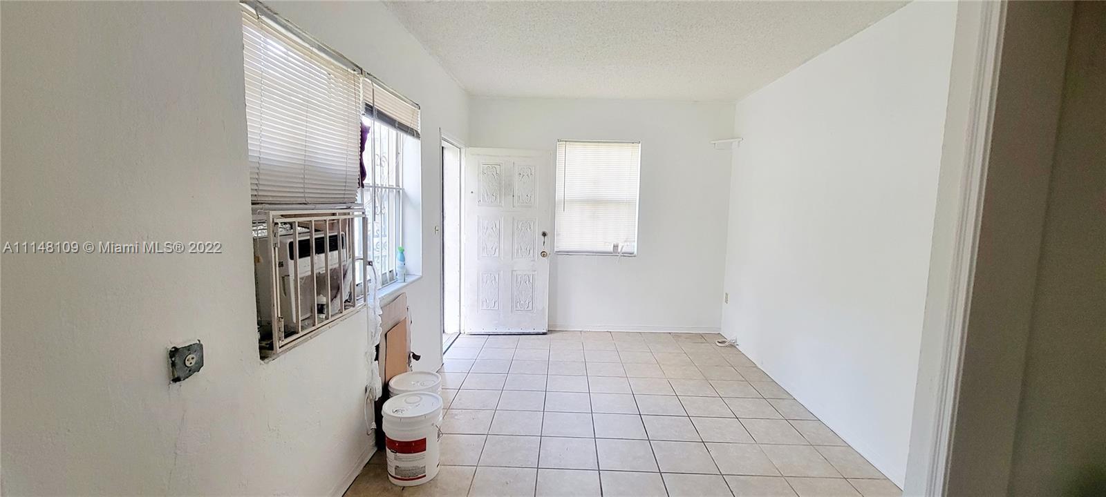 NO MIAMI EST SEC 3 - Residential Lease