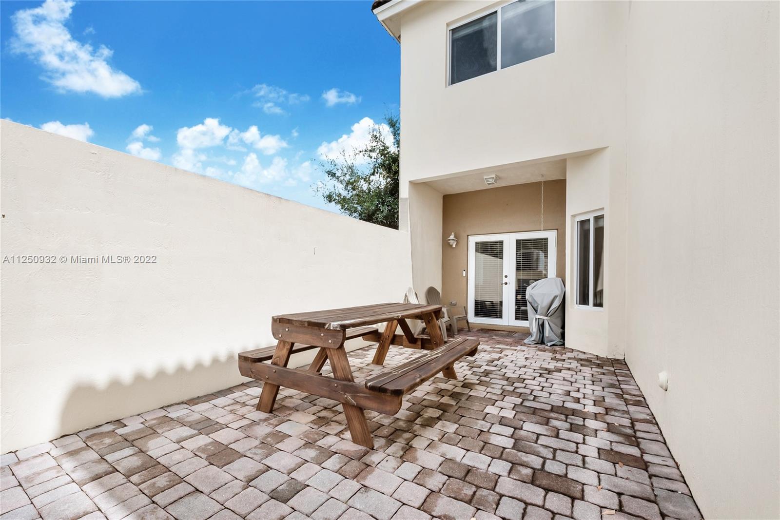 CALI GREENS - Residential Lease