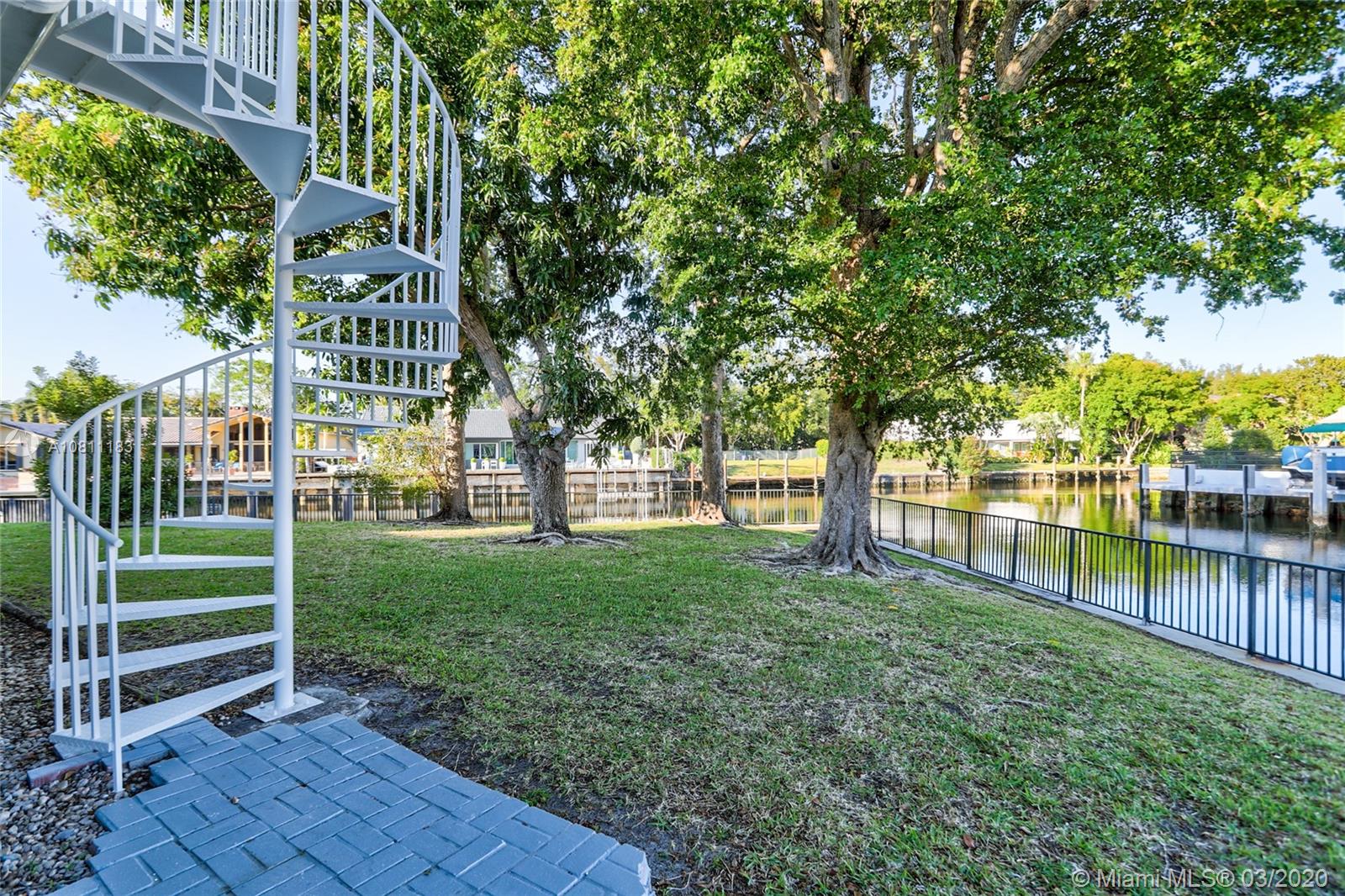 Bay Colony - Residential