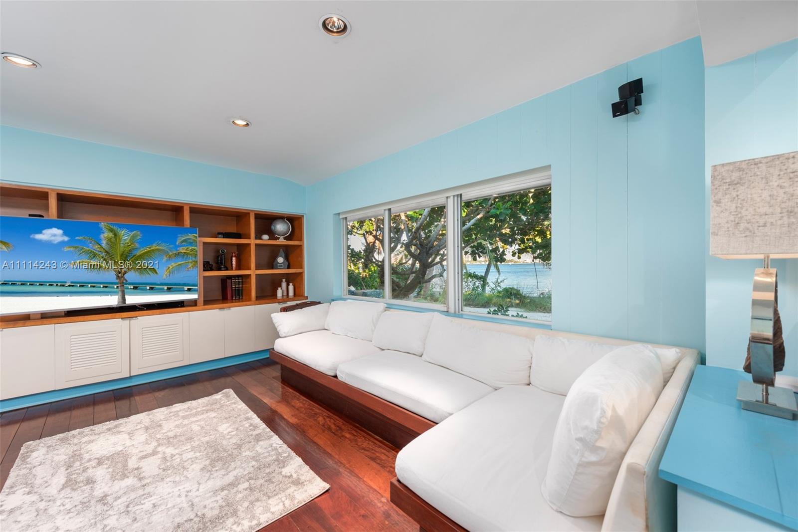 BELLE MEADE ISLAND - Residential