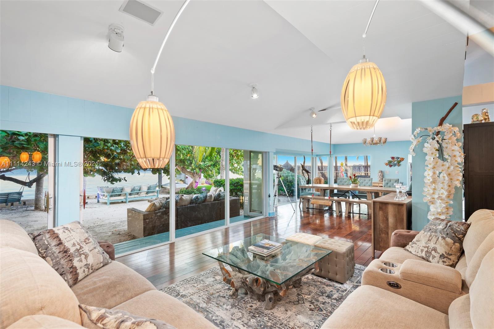 BELLE MEADE ISLAND - Residential