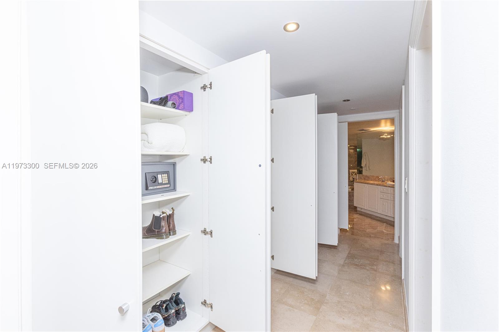 SOLIMAR CONDO - Residential