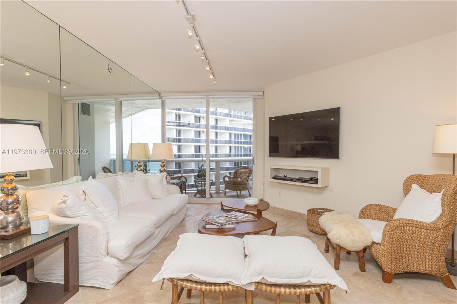 SOLIMAR CONDO - Residential