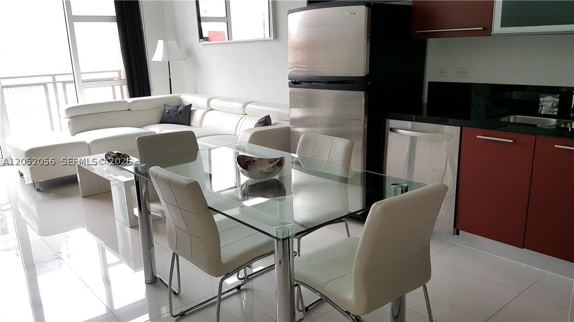 VIZCAYNE NORTH CONDO - Residential Lease
