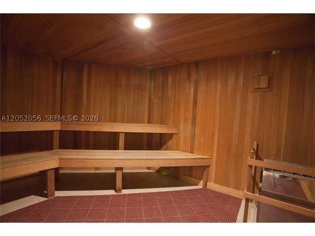 VIZCAYNE NORTH CONDO - Residential Lease