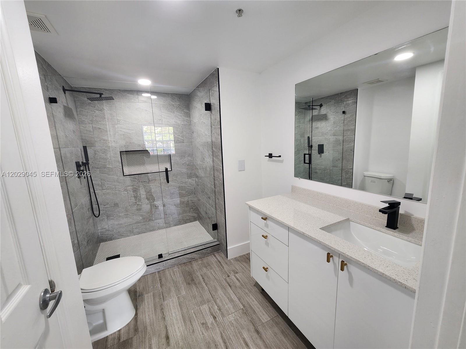 MARQUESA CONDO - Residential