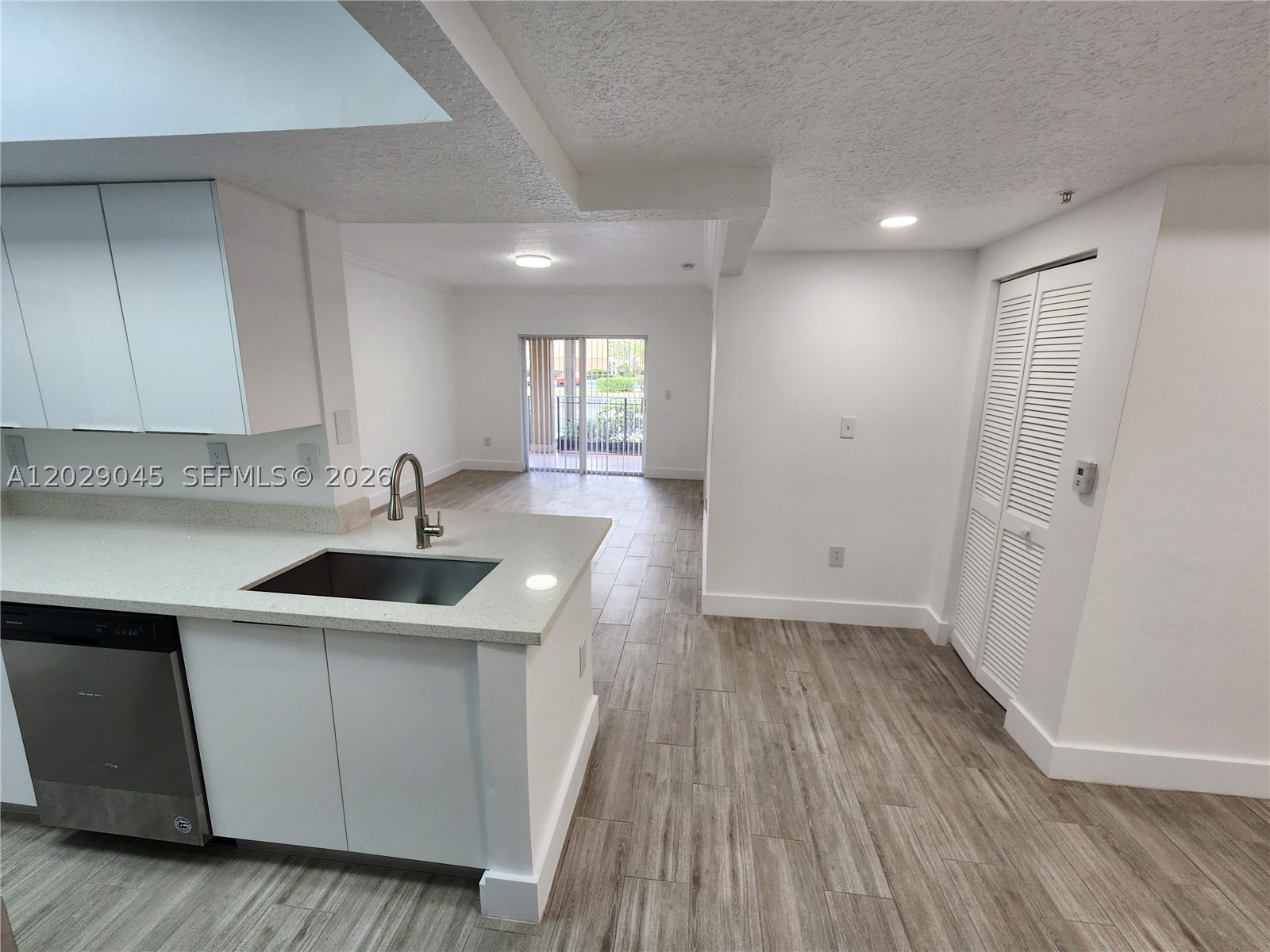 Spectacular and completely remodeled 3-bedroom, 2-bathroom unit in the prestigious Marquesa community, located in the heart of Pembroke Pines—within easy walking distance of everything: restaurants, malls, shops, parks, hospitals, shopping centers, and schools, Ceramic flooring throughout the unit; new air conditioning, New Refrigerator, Gated community with amenities including clubhouse, fitness center, resort-style pool, racquetball court, movie theater, playground, car wash area.  the unit includes one assigned covered parking space, and one assigned outdoor space, plus guest parking