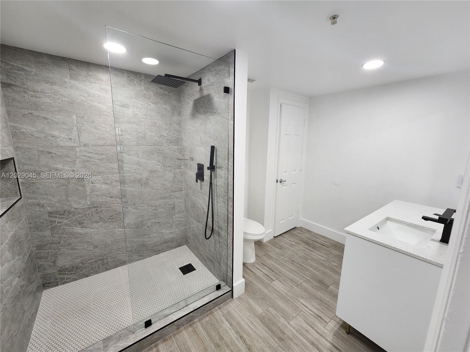 MARQUESA CONDO - Residential