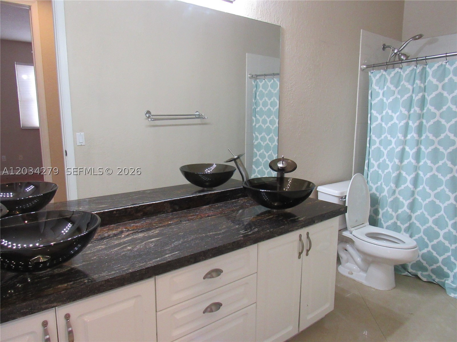 EMBASSY LAKES PARCEL - Residential Lease