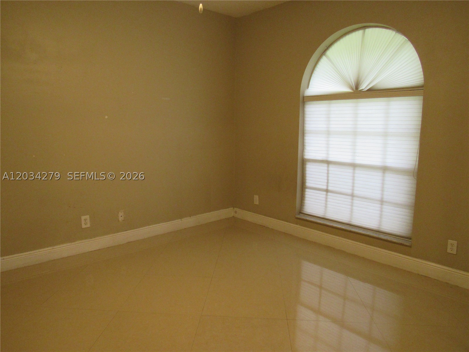 EMBASSY LAKES PARCEL - Residential Lease