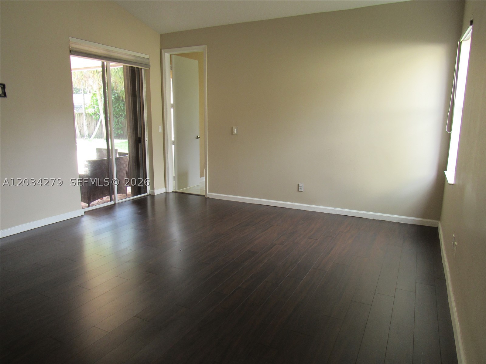 EMBASSY LAKES PARCEL - Residential Lease
