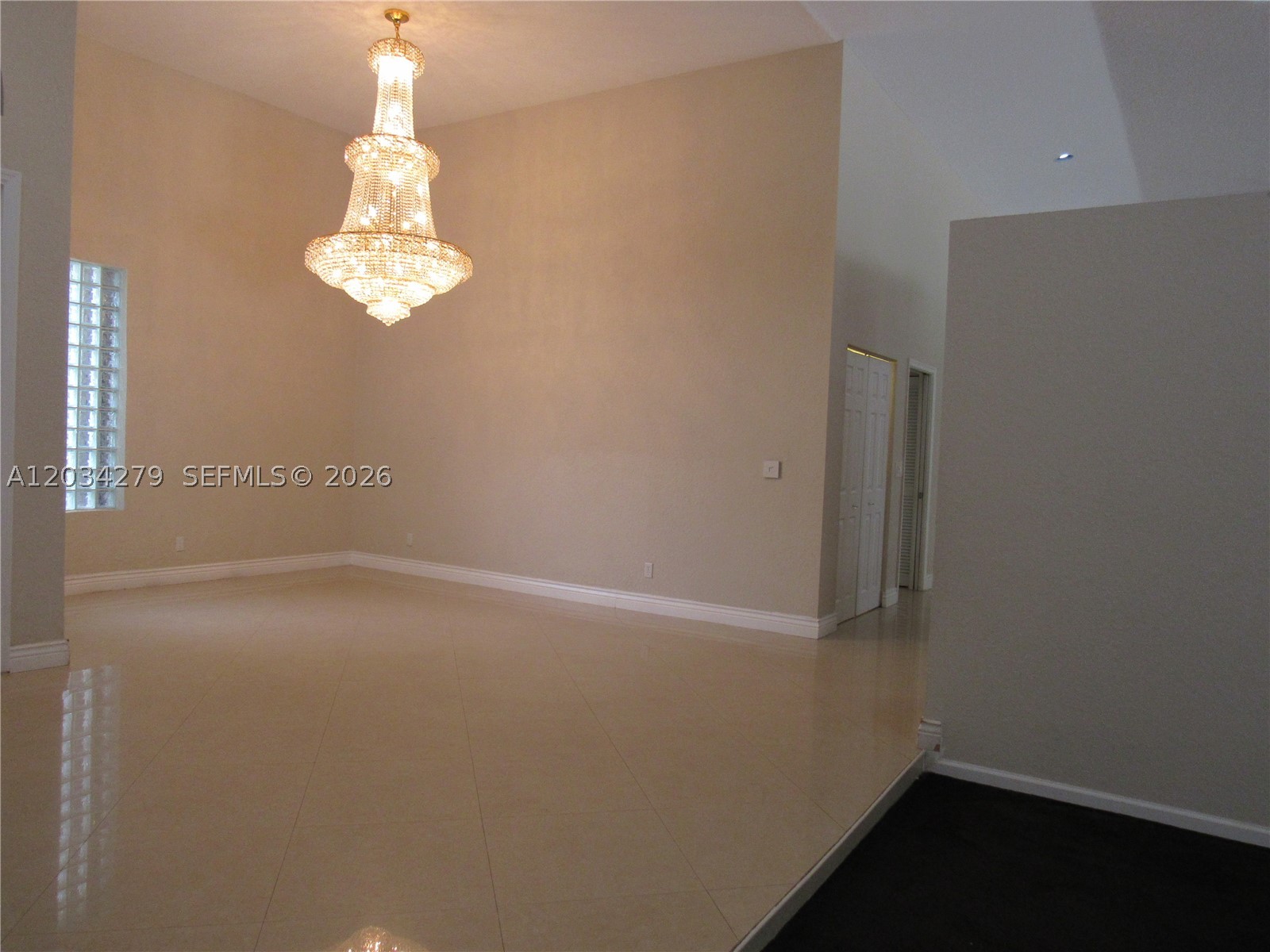 EMBASSY LAKES PARCEL - Residential Lease