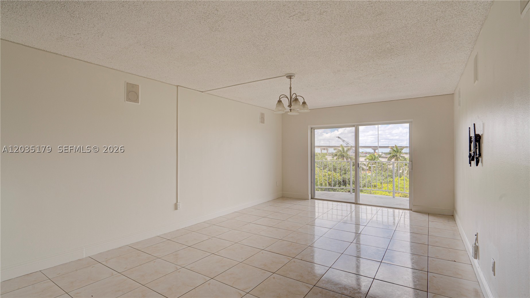 MONTECARLO CONDO - Residential