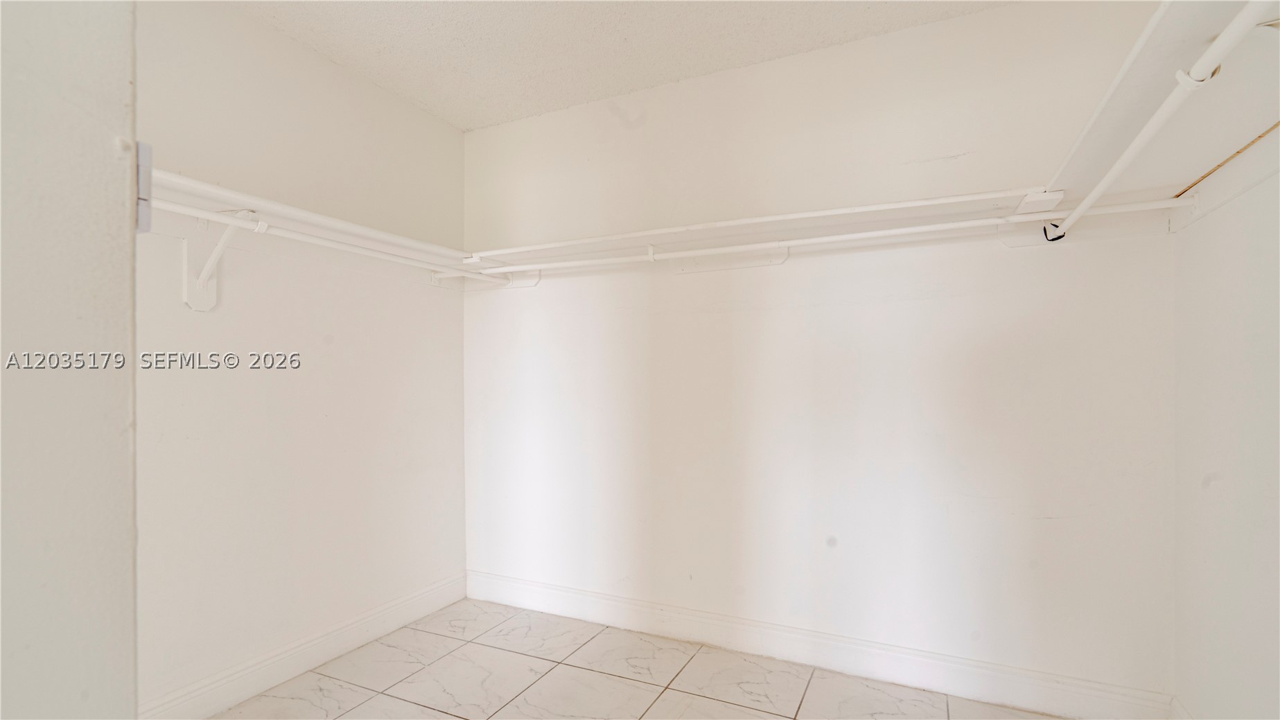 MONTECARLO CONDO - Residential