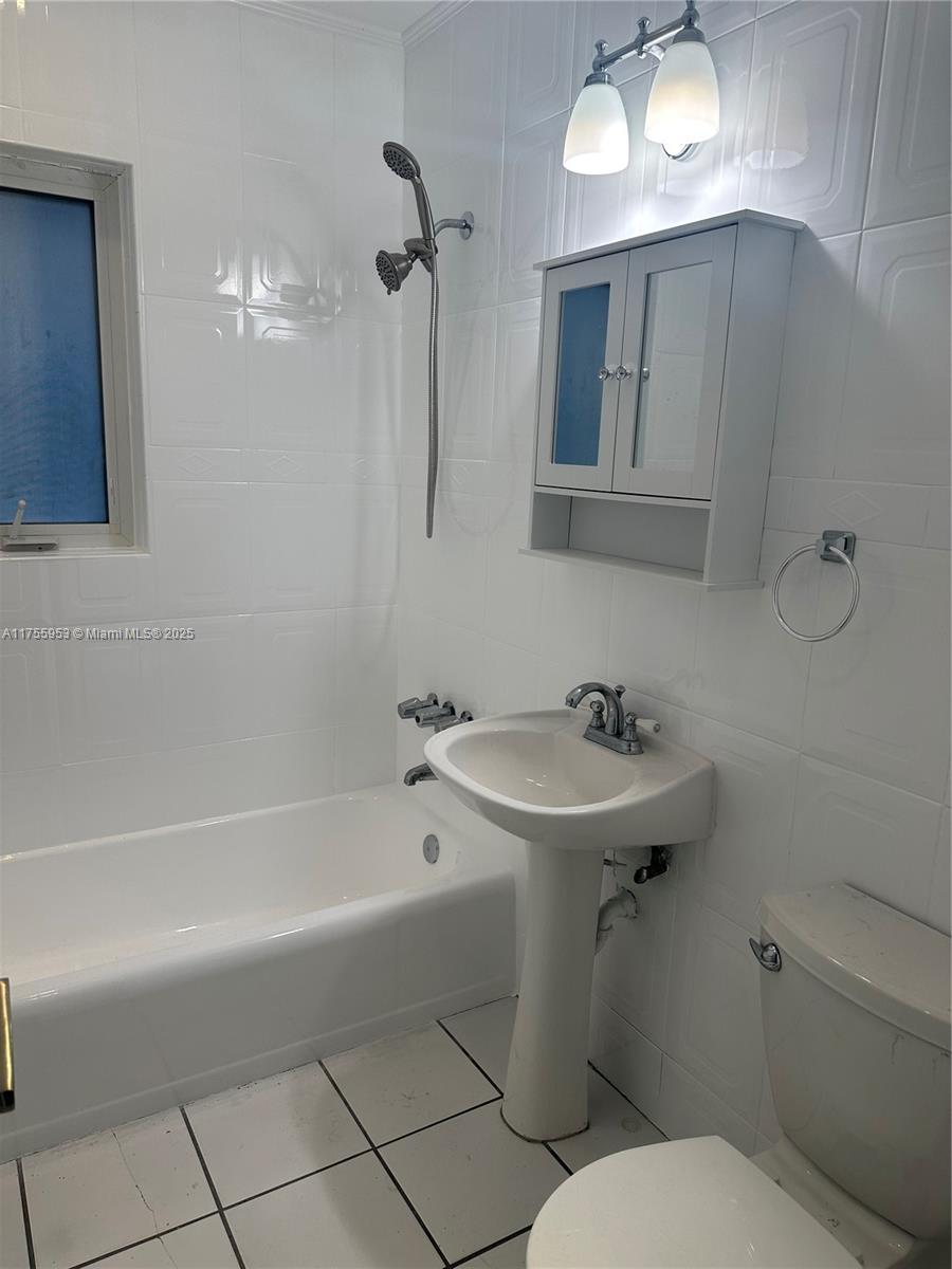 WESTWOOD LAKE 1ST ADDN - Residential Lease