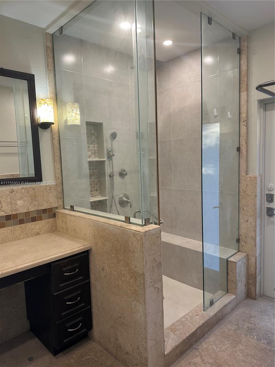 WESTWOOD LAKE 1ST ADDN - Residential Lease