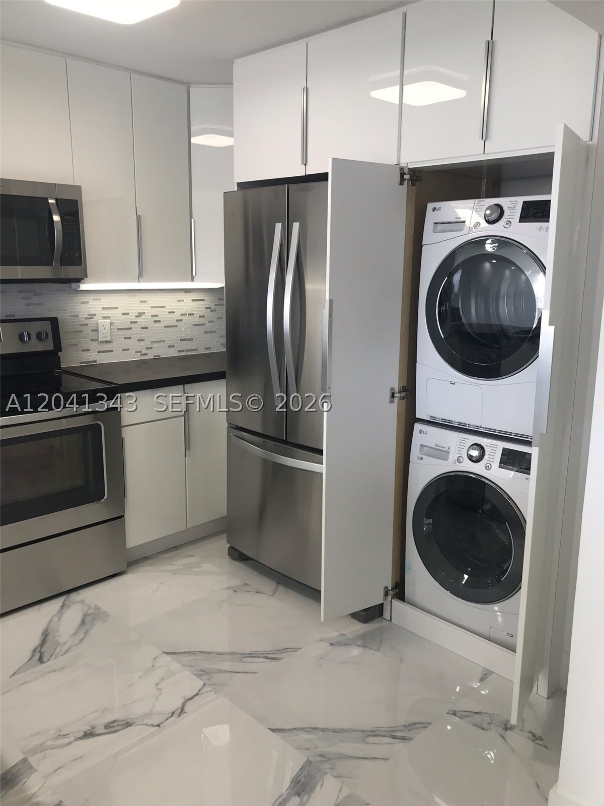 BRICKELL PLACE CONDO - Residential