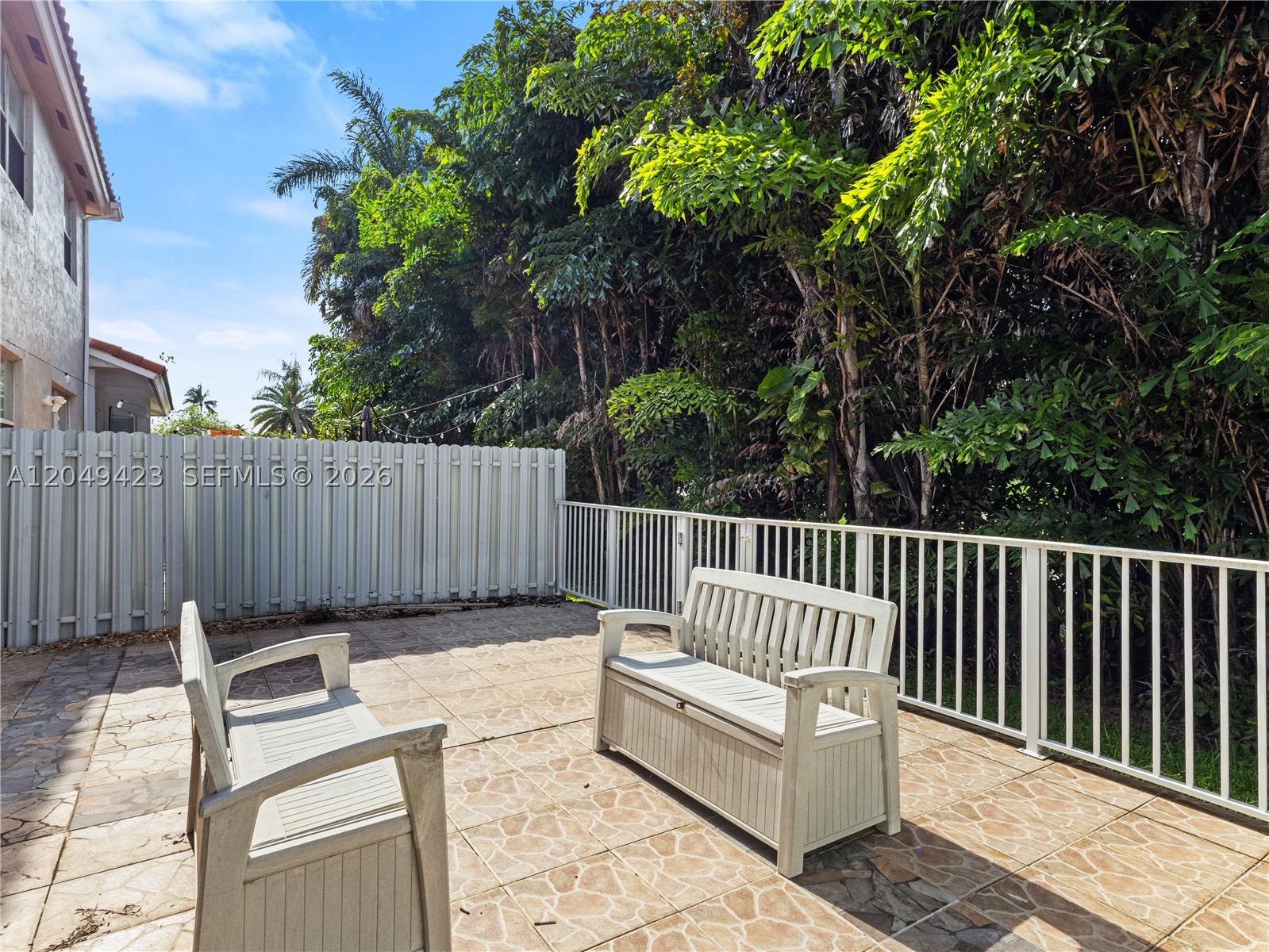 DORAL CHASE - Residential