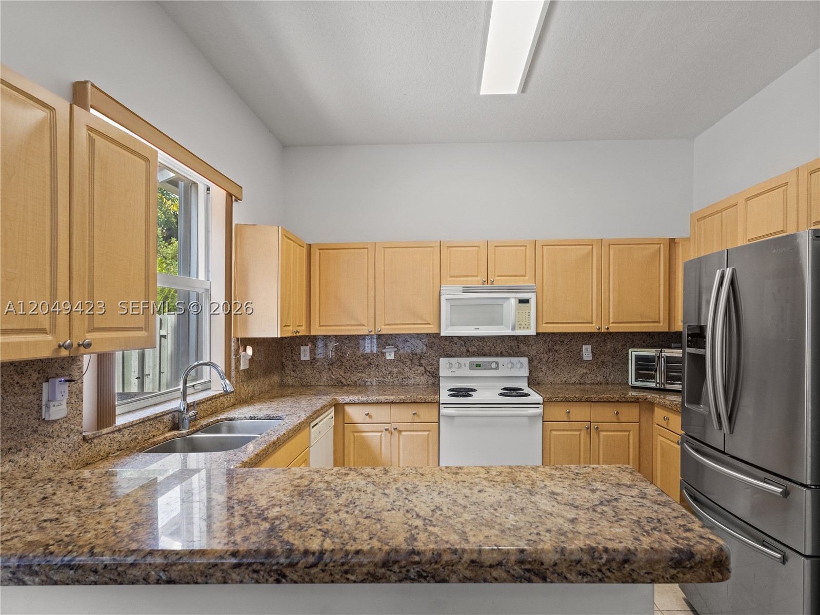 DORAL CHASE - Residential