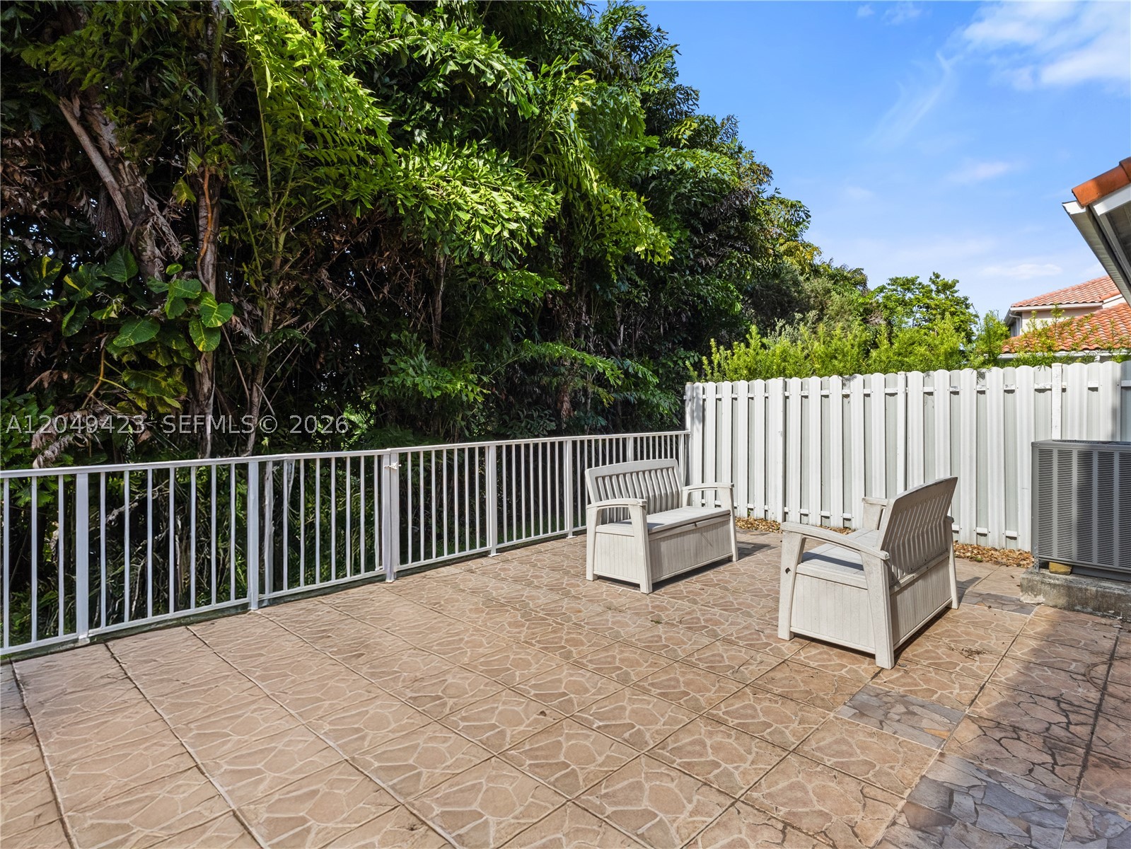 DORAL CHASE - Residential