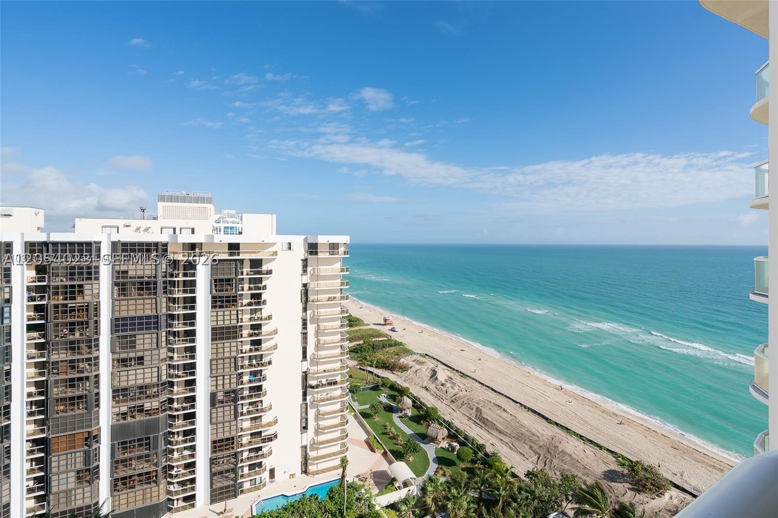 Amazing 1 bedroom, 1.5 bath has spectacular views of the Ocean and Biscayne Bay. It has stainless steel appliances. Jacuzzi tub, his and hers vanity, grey carpet throughout with washer and dryer inside. The amenities include: valet, security, state of the art fitness center, barbecues, tennis courts and putting green. Short term available.