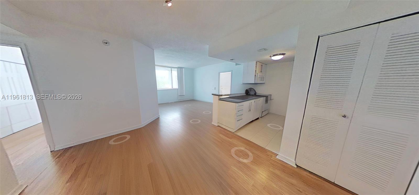1800 BISCAYNE PLAZA CONDO - Residential