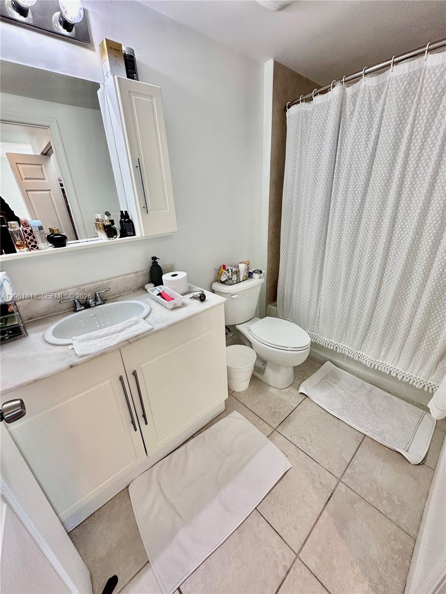 1800 BISCAYNE PLAZA CONDO - Residential