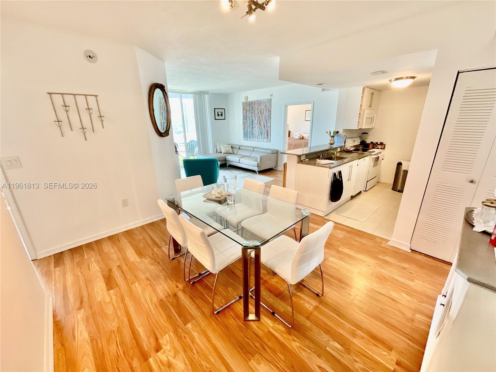 1800 BISCAYNE PLAZA CONDO - Residential