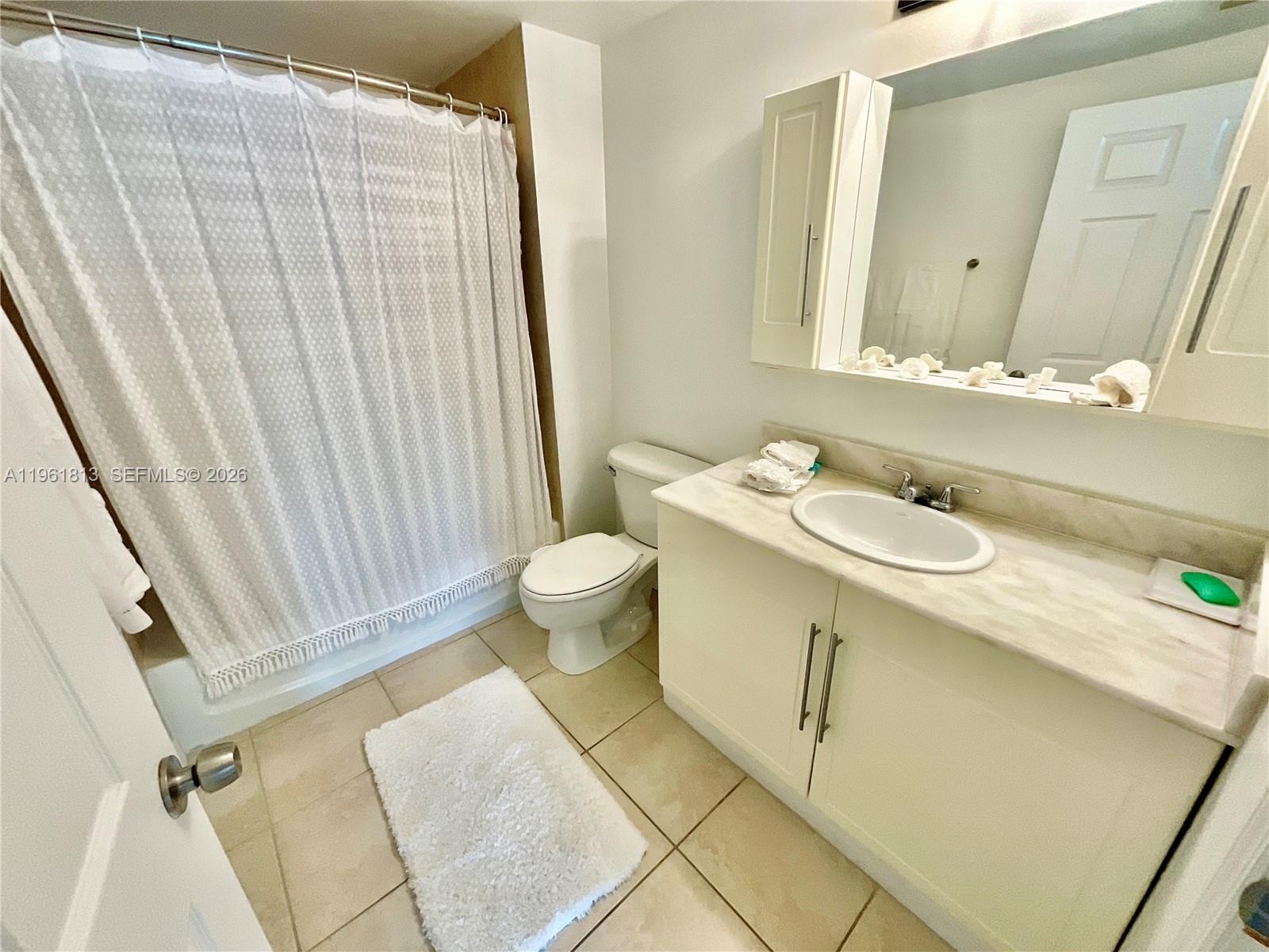 1800 BISCAYNE PLAZA CONDO - Residential