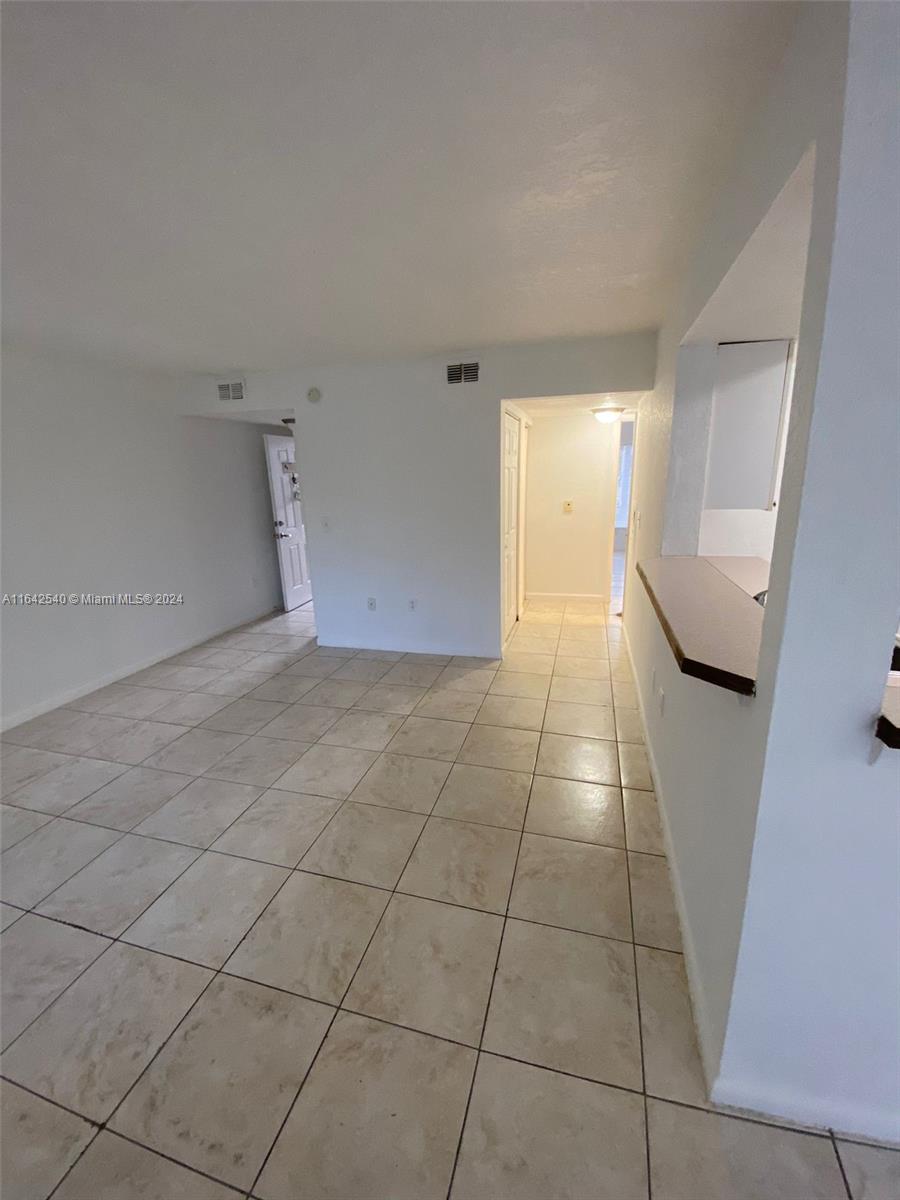 CASABLANCA ISLES CONDOMINI - Residential Lease