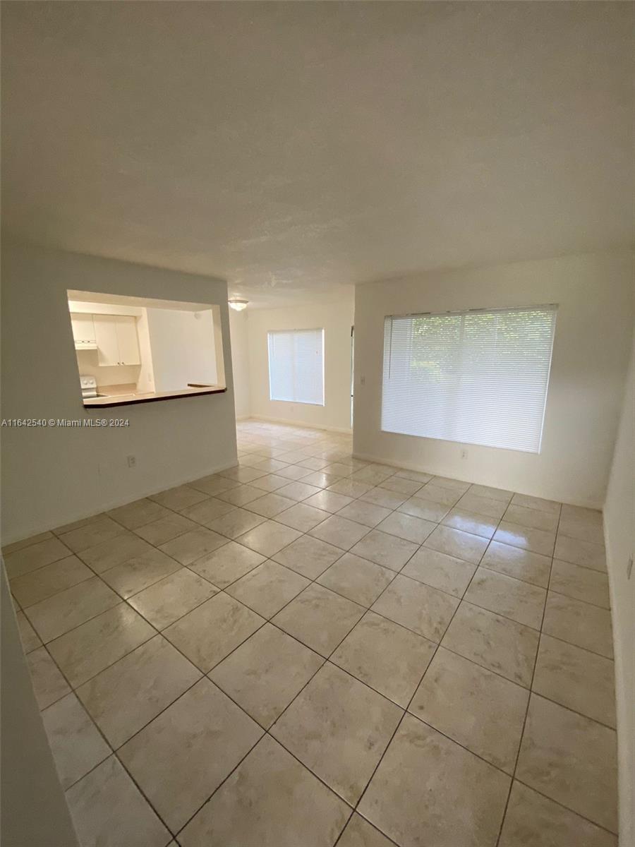 CASABLANCA ISLES CONDOMINI - Residential Lease