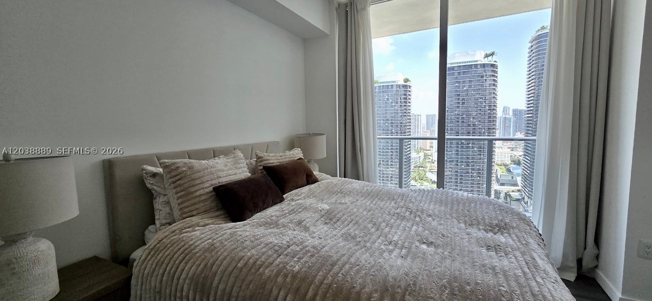 1100 MILLECENTO RESIDENCE - Residential Lease
