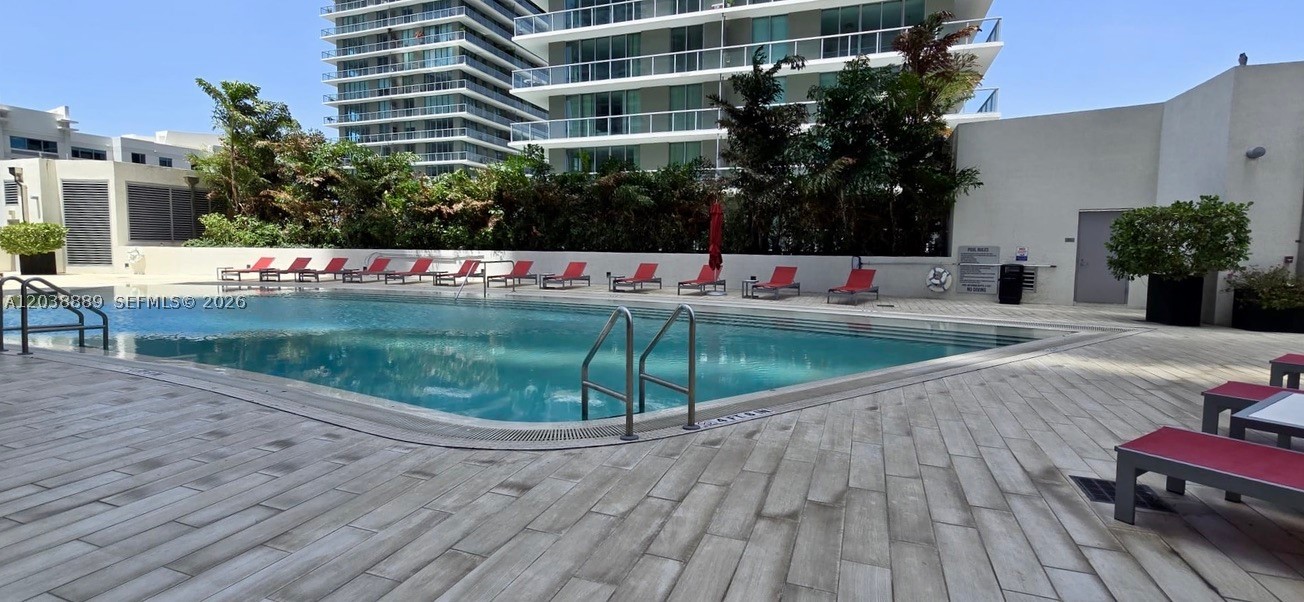 1100 MILLECENTO RESIDENCE - Residential Lease