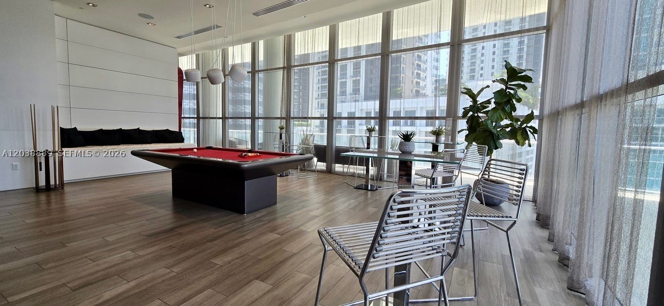 1100 MILLECENTO RESIDENCE - Residential Lease