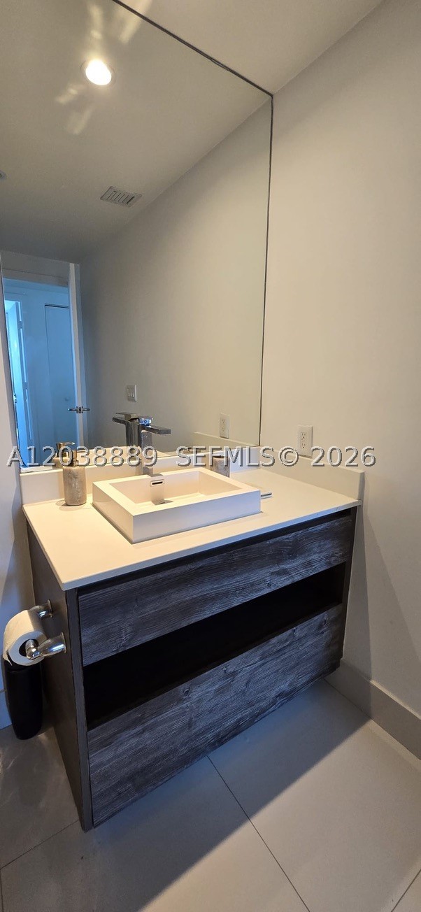 1100 MILLECENTO RESIDENCE - Residential Lease