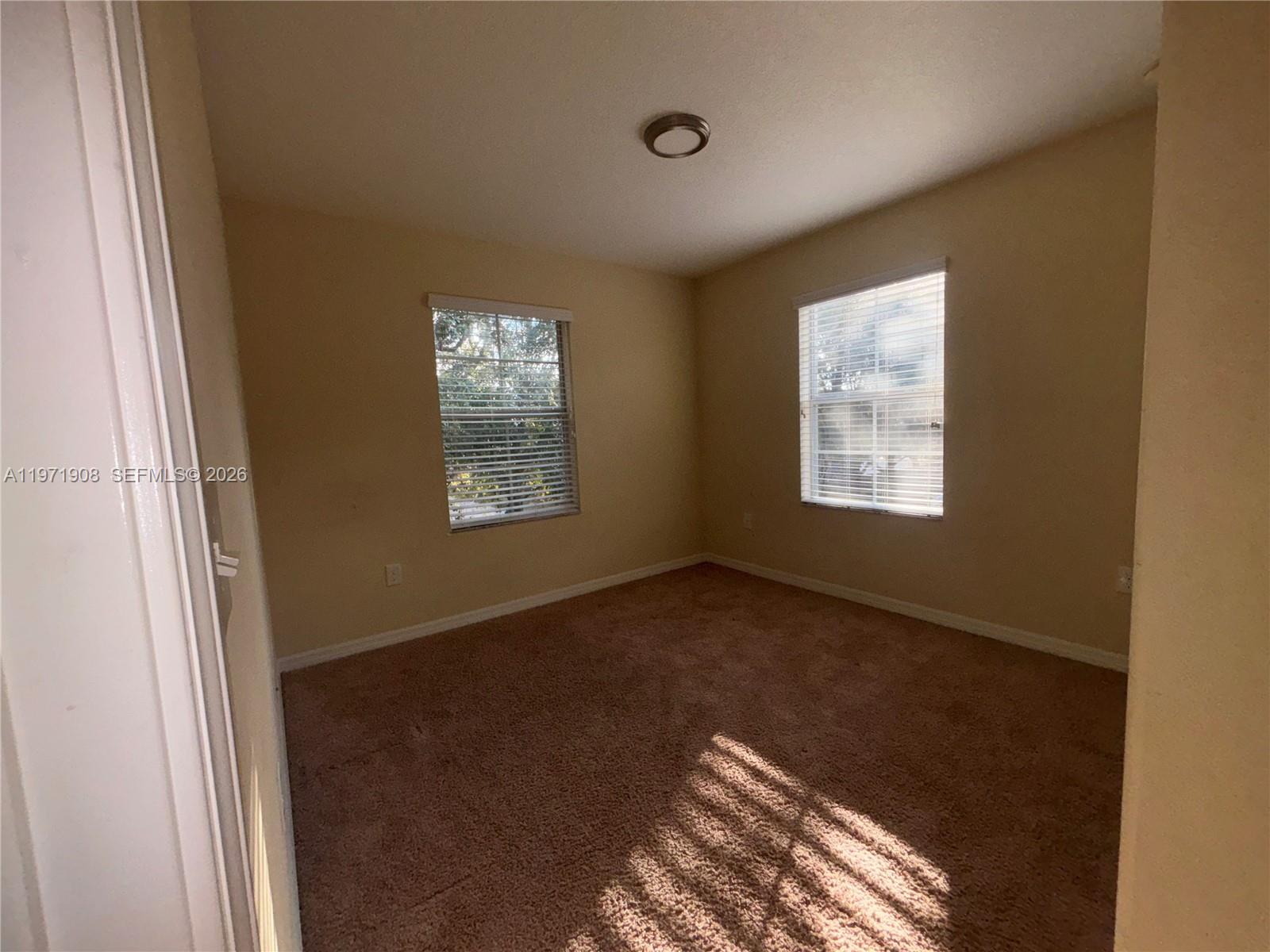 AMBERLEE TOWNHOMES - Residential