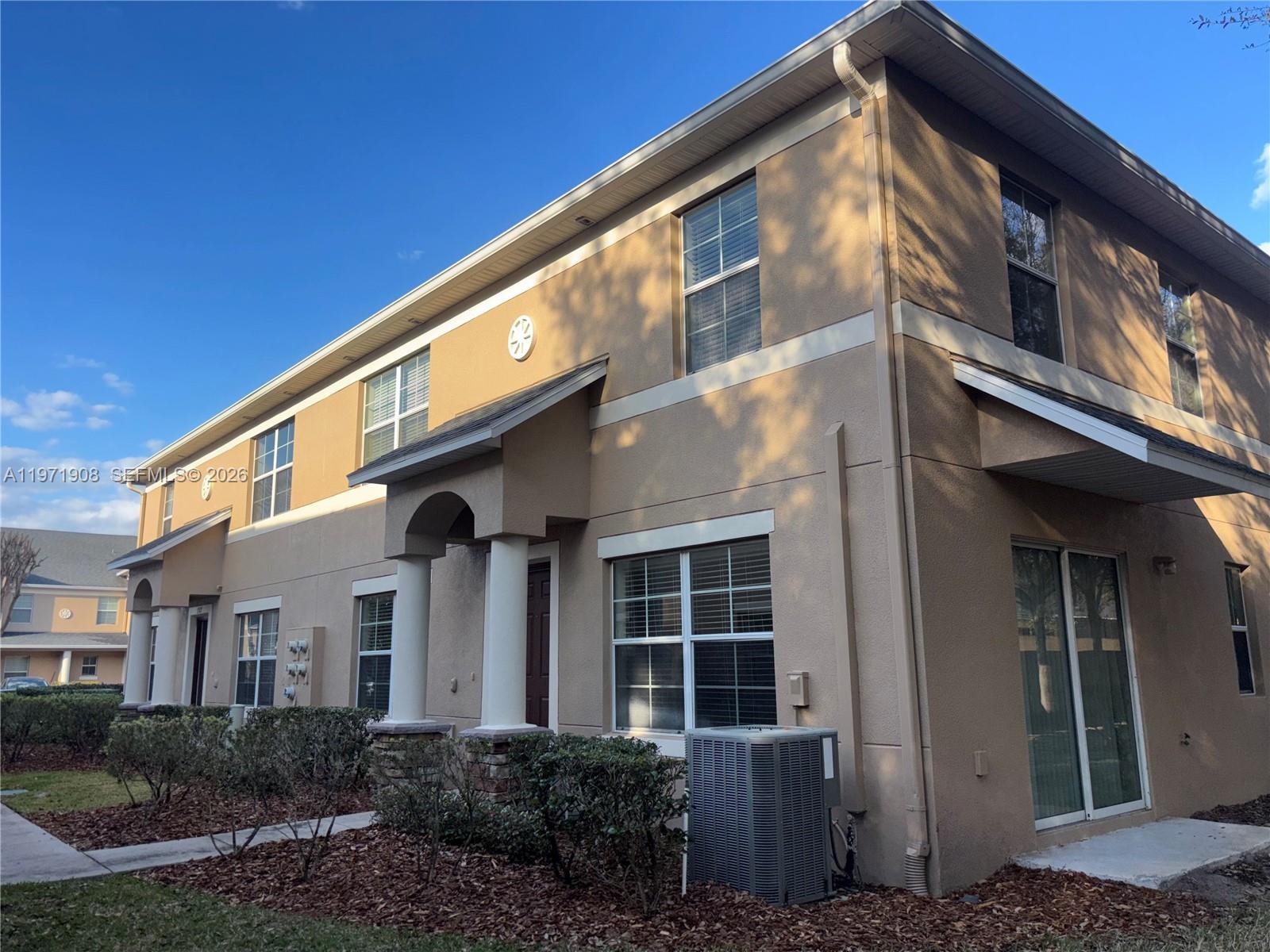 AMBERLEE TOWNHOMES - Residential