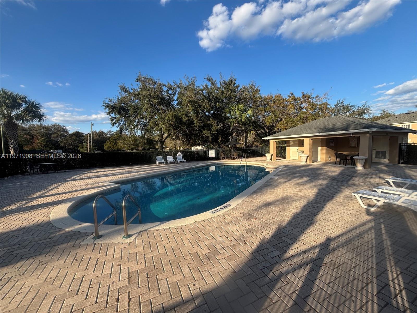 AMBERLEE TOWNHOMES - Residential