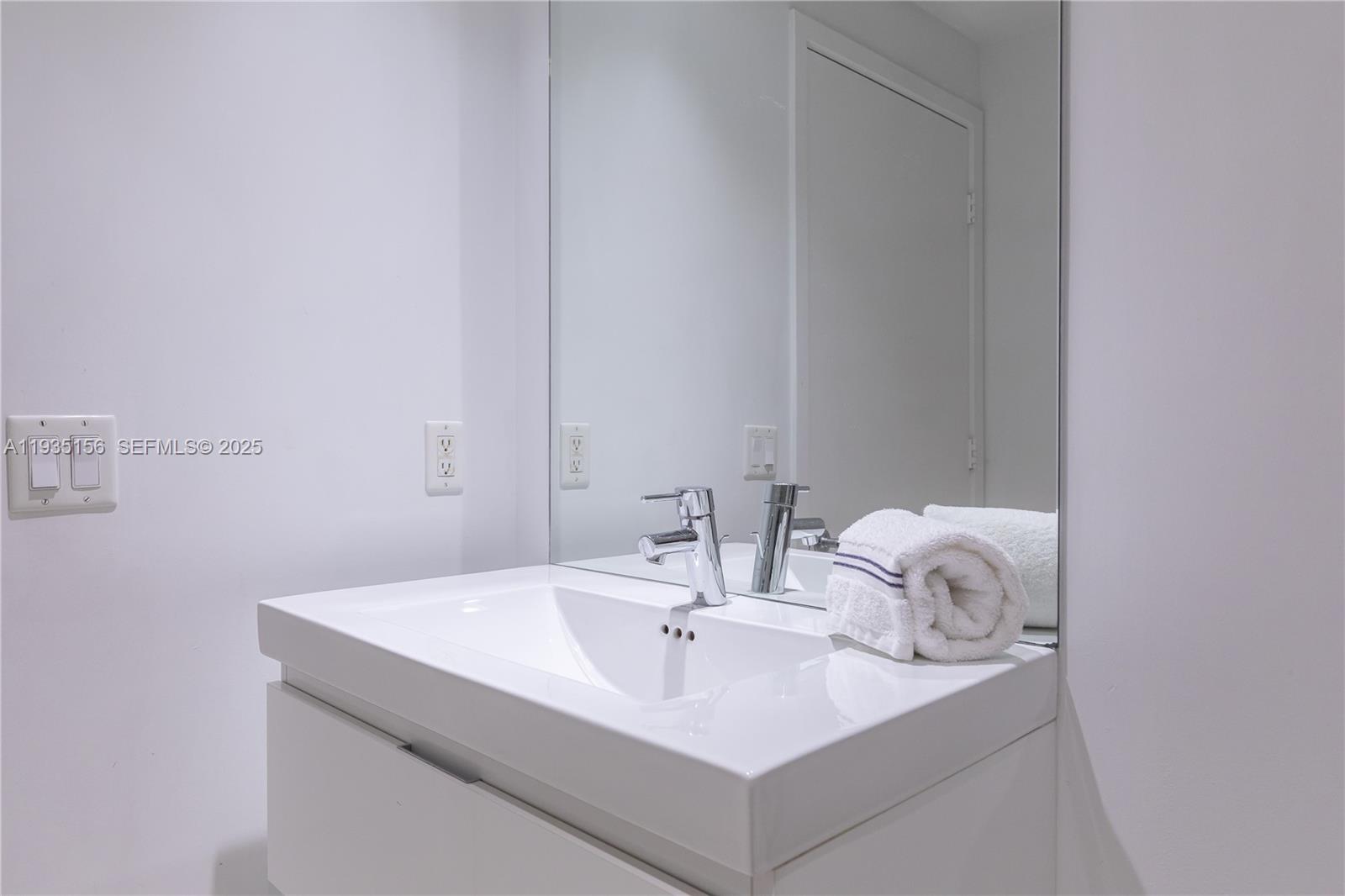 MARINA PALMS RESIDENCES N - Residential